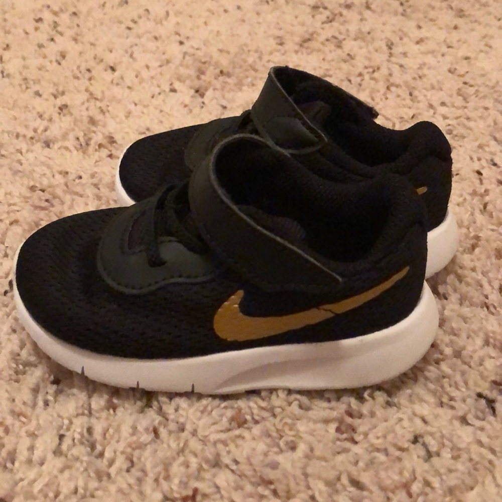 Baby tennis shoes